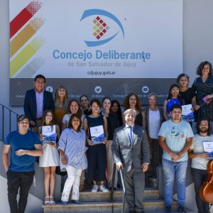 01.12.25 - Reconocimiento a actriz Francesca Varela (2)