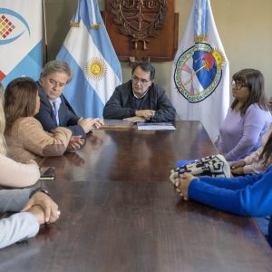 05.05.25 - Reconocimiento a la profesora Carmen Chauque (1)