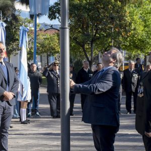 Izamiento de banderas
