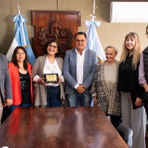 Reconocimiento a Claudia Figueroa 1 (1)