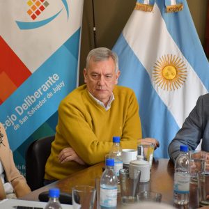 Reunión con funcionarios